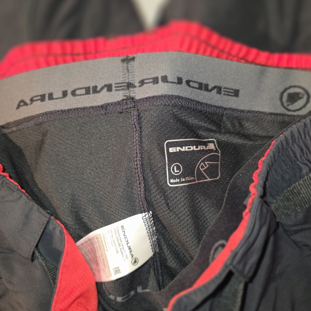 Endura Humvee Cycling Shorts W/ Clickfast Inner Liner Short,  Black/Red Sz L - Picture 8 of 9